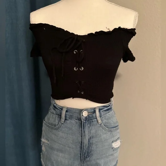 Black off the Shoulder Stretchy Lace Cross Front Ceop Top Size Small - Picture 4 of 7